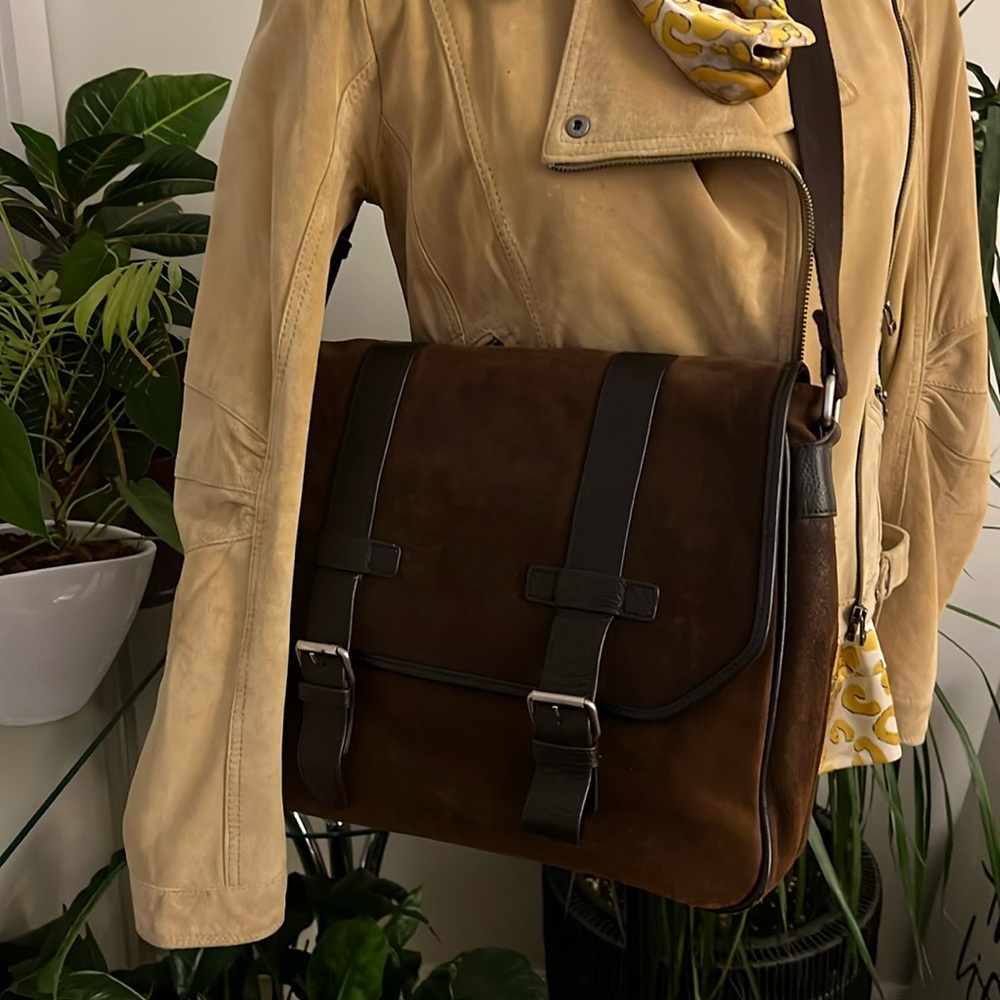 Danier Genuine Leather Men’s Satchel Messenger bag in brown Amazing Bag